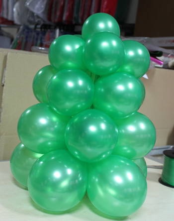 hacer árbol Navidad con globos
