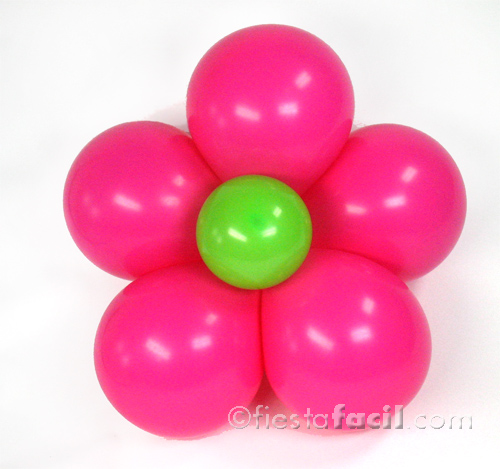 como hacer una flor con globos