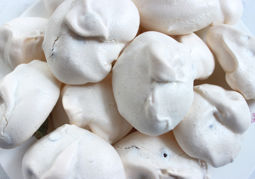 merengues-con-chocolate.jpg